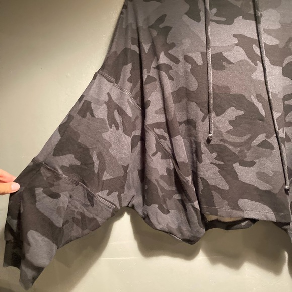 Midnight baker camo size medium pullover hoodie - Picture 7 of 7